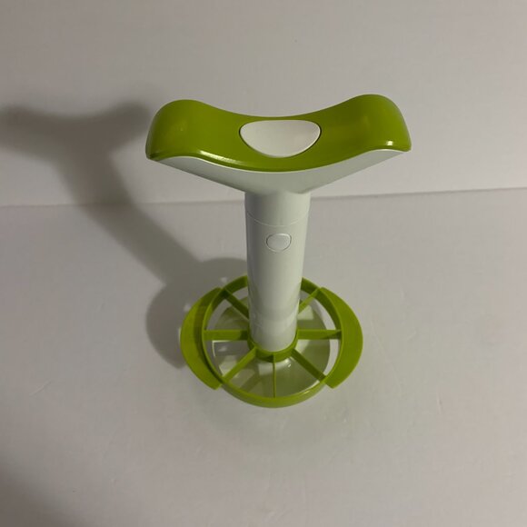 Vacu Vin 4-in-1 Pineapple Peeler Corer Slicer Wedger Fruit Tool - Picture 4 of 5